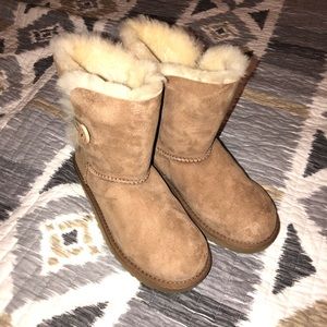 Ugg “Bailey Button II” boot